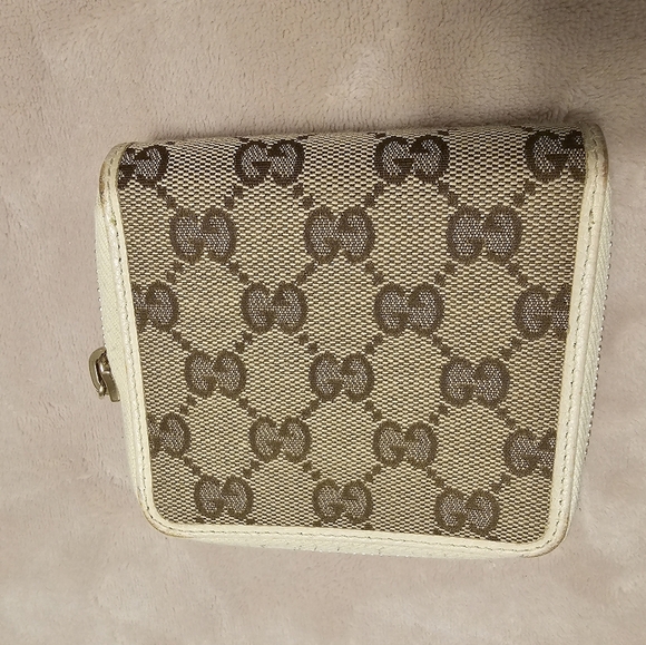 Gucci Handbags - Gucci Bifold Wallet GG Canvas 346056 off White